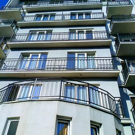 Big Luxury Near Center Apartment Belgrade